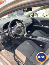 Toyota Avensis 2010 - 5