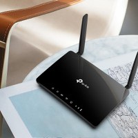 TP-LINK ROUTER 4G+ AC1200 Dual-Band CAT6 ARCHER MR500, interfata: 1× Porturi LAN/WAN 10/100/1000 Mbps, 3× Porturi LAN 10/100/100 - 1