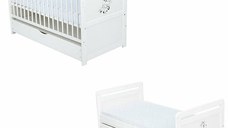 Patut din Lemn BabyNeeds Nadia II Girafa Transformabil Pentru Bebe si Junior 120x60 cm Multifunctional Cu Sertar Alb + Saltea 12 cm