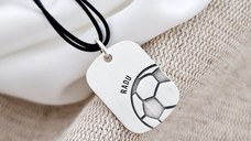 Pandantiv placuta personalizata - Nume si minge de fotbal - Argint 925 - Snur colorat