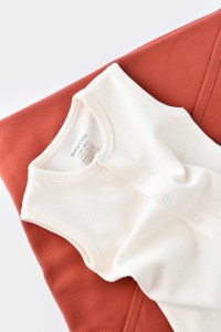 Salopeta fara maneci si pantaloni scurti - 100% bumbac organic - Ecru, BabyCosy - 3