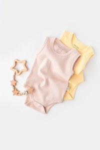 Set 2 body-uri fara maneci bebe unisex -100% bumbac organic - Galben/Roz, BabyCosy - 1