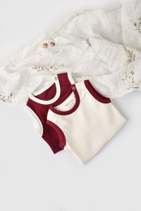 Set 2 body-uri fara maneci Ribana Bebe Unisex din bumbac organic si 5%elastan - Ecru/Bordo BabyCosy - 2