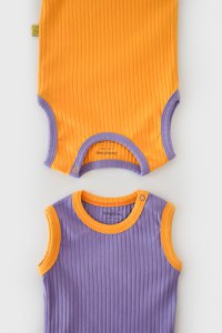 Set 2 body-uri fara maneci Ribana Bebe Unisex din bumbac organic si 5%elastan - Galben/Mov BabyCosy - 3