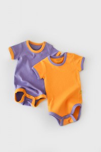 Set 2 body-uri Ribana Bebe Unisex din bumbac organic si 5%elastan - Galben/Mov BabyCosy - 1