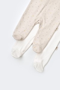 Set 2 salopetele cu maneca lunga si pantaloni lungi cu botosei - 100%bumbac organic - Crem cu buline, BabyCosy - 3