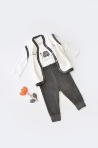 Set 3 piese Broscuta cu body, pantalonasi si vestuta din 80%bumbac organic si 20% poliester - Antracit, BabyCosy - 1