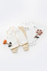 Set 3 piese Broscuta cu body, pantalonasi si vestuta din 80%bumbac organic si 20% poliester - Crem, BabyCosy - 2