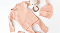 Set 4 piese: bluza, pantaloni, caciulita si manusi din bumbac organic si modal - Piersica, BabyCosy