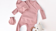 Set 4 piese: bluza, pantaloni, caciulita si manusi din bumbac organic si modal - Rose, BabyCosy