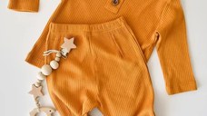 Set bluzita cu maneca lunga si pantaloni lungi din bumbac organic si modal - Mustar BabyCosy