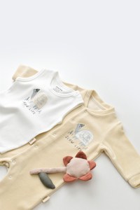 Set Broscuta cu salopeta si body din 80%bumbac organic si 20% poliester - Crem, BabyCosy - 3