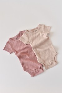 Set de 2 body-uri cu maneca scurta din bumbac organic si modal - Roz/Blush BabyCosy - 1