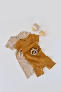 Set de 2 salopetele cu maneca scurta din bumbac organic si modal - Mustar/ Somon BabyCosy - 1