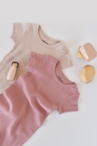 Set de 2 salopetele cu maneca scurta din bumbac organic si modal - Roz/ Blush BabyCosy - 2