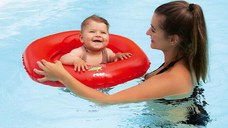 Colac scaun gonflabil de inot pentru bebelusi 6-12 luni rosu Reer MySwimBuddy Swim Seat