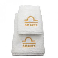 Set 2 Prosoape baie cu broderie Balanta, bumbac 100% (Culoare Broderie: Verde, Culoare Prosop: Bleumarin) - 1