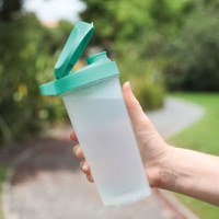 Shaker plastic diverse culori Sistema Active To Go 750 ml - 1